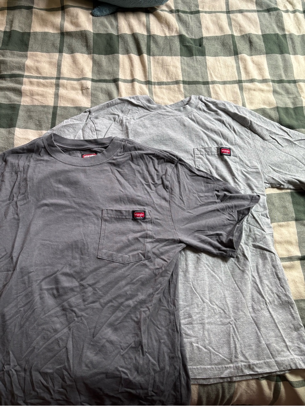 PACK OF TWOWrangler Pocket Tee in Dark Gray and Light Gray
